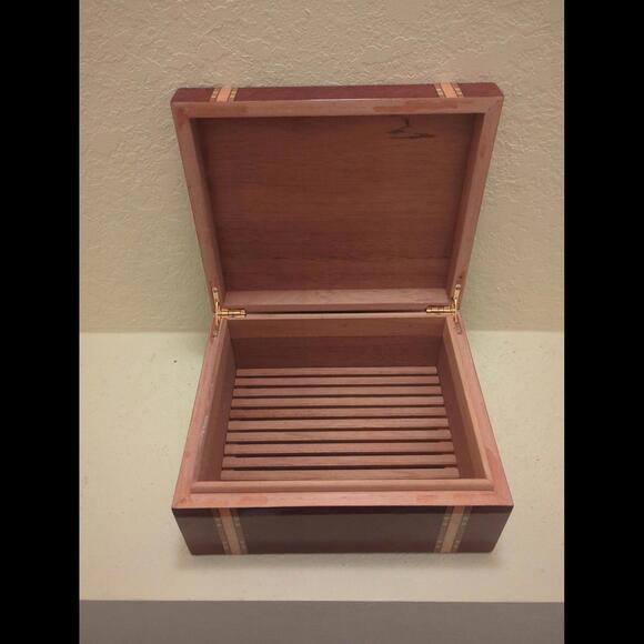 Cedar Wood Storage Box - Picture 2 of 9